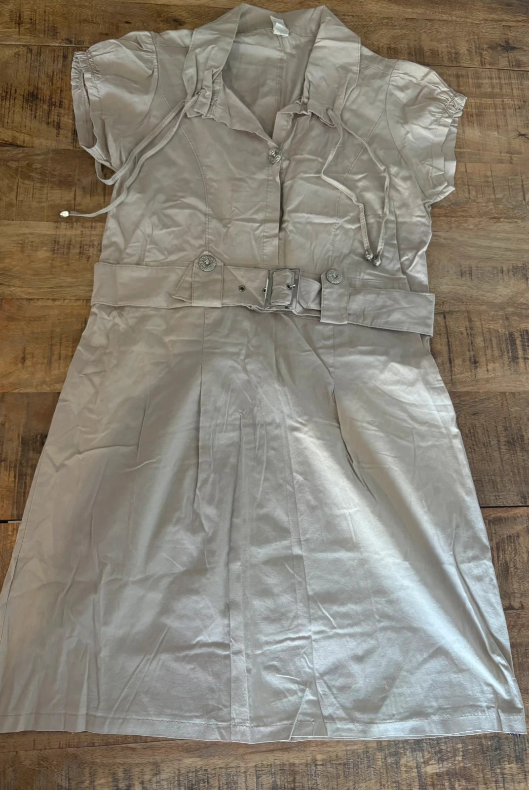 Jolie robe beige - Taille 38